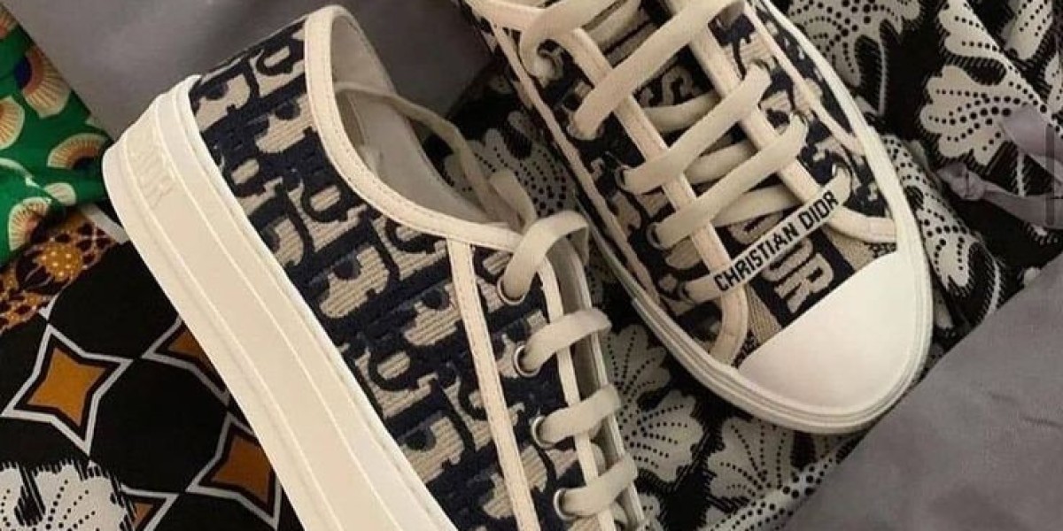 Dior Sneakers Outlet Adams no horizontal stripes rule