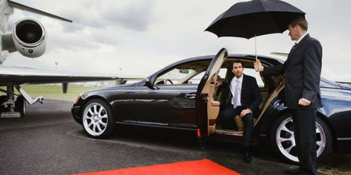 From Arrival to Departure: How Airport Limo Service Transforms Travel