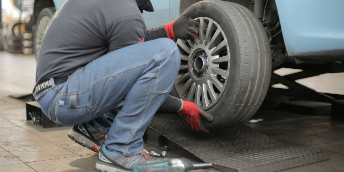 Car Repair services and Battery Replacement : Onsite Car Repair