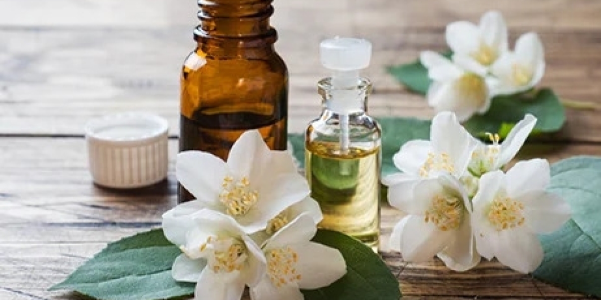 Top Jasmine Oil Manufacturers in India for Pure & Premium Quality Supply